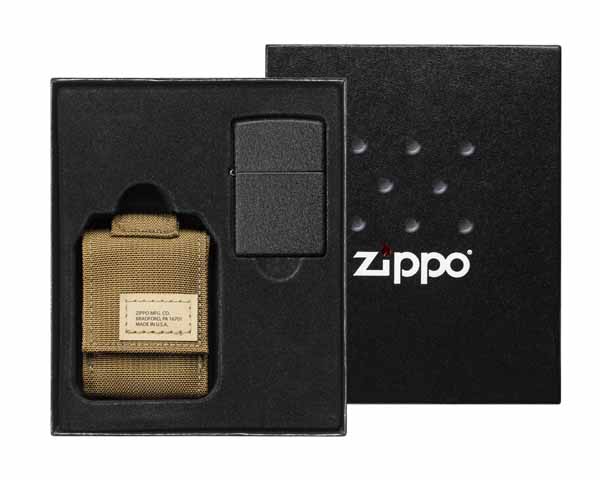 Gift Set Zippo Molle Etui Coyote en Aansteker Zippo Black Crackle